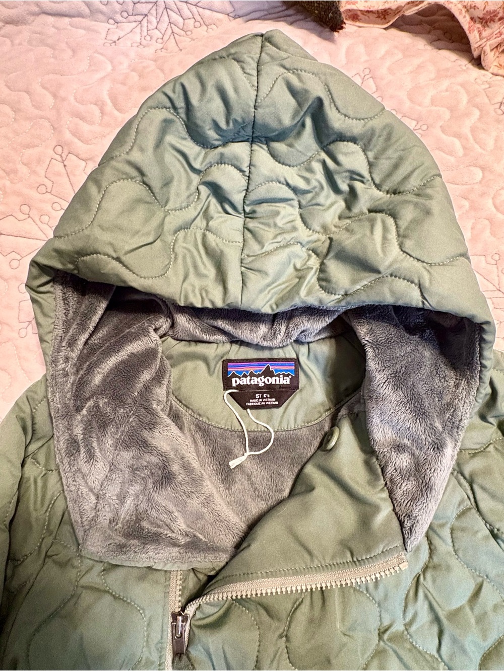 Patagonia Kids Hooded Quilted Jacket in Sage Green - Picture 2 of 2